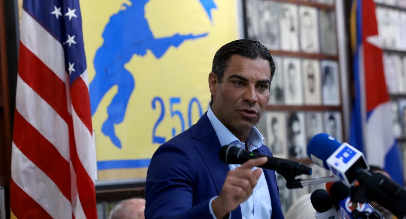 Miami Mayor Francis Suarez Suspends Presidential Campaign, Pledges Support to Republican Party