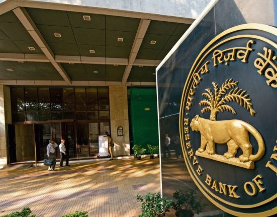 RBI Holds Key Interest Rate at 6.50% Amid Inflation Surge; Rate Cut Expectations Pushed Back to Q2 2024