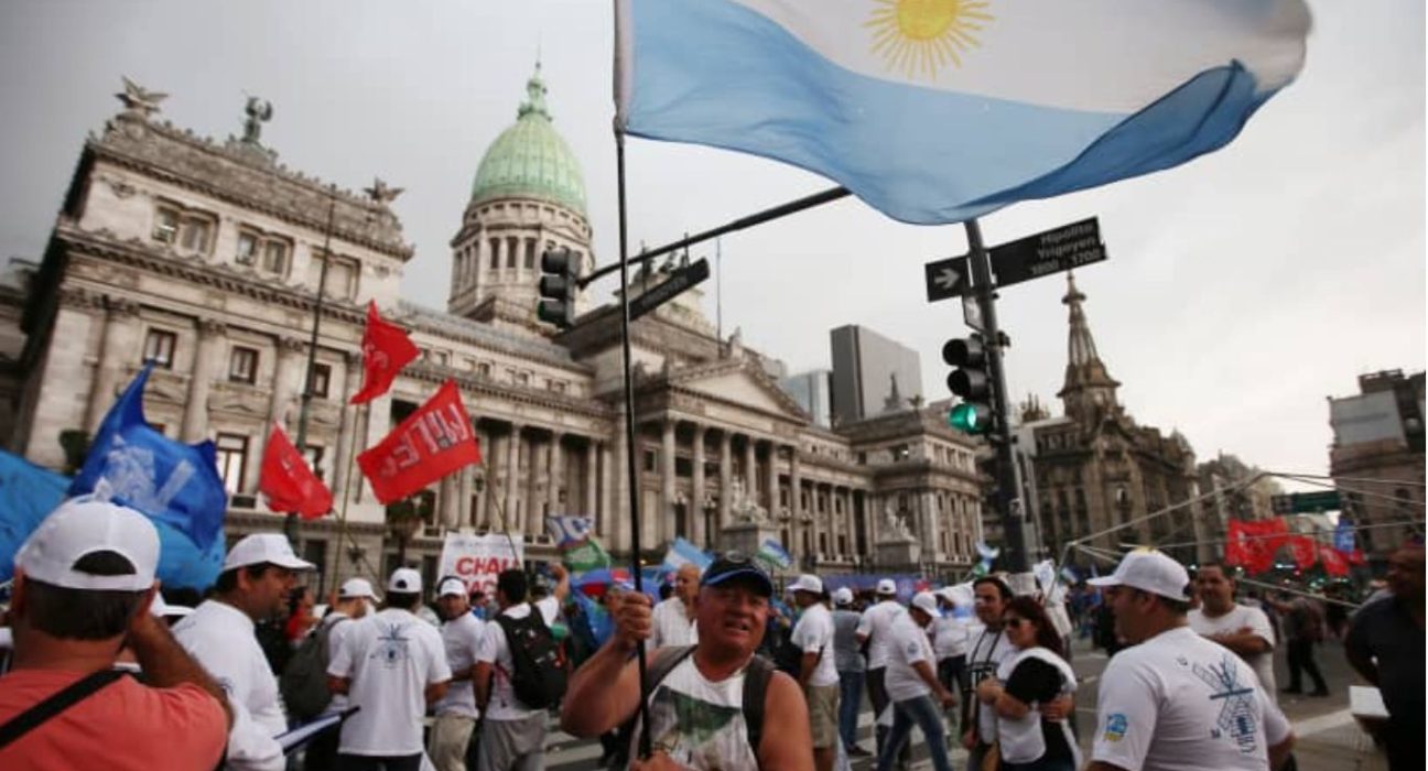Argentina's Inflation Woes: María Barro's Struggle Amidst Economic Uncertainty