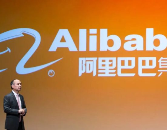 Asian Stocks Slide as Alibaba's Cloud Unit Boss Resigns Amidst Market Jitters