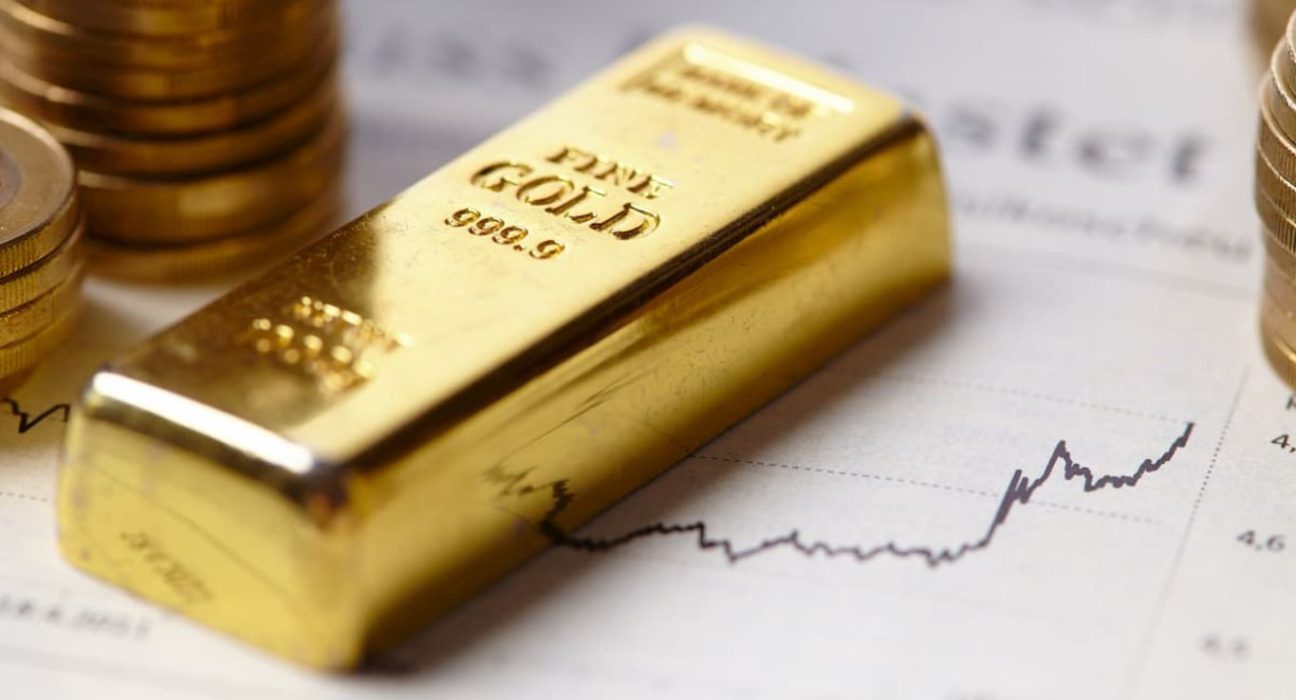 Gold Prices Face Challenges Amidst Dollar's Strength