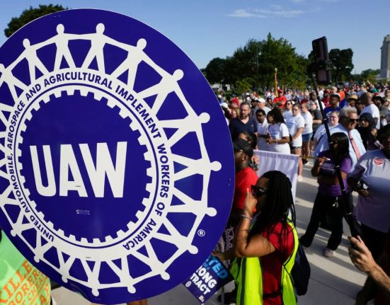 Leveraging Social Media: UAW's Push for Wage Increases from Detroit Three Automakers