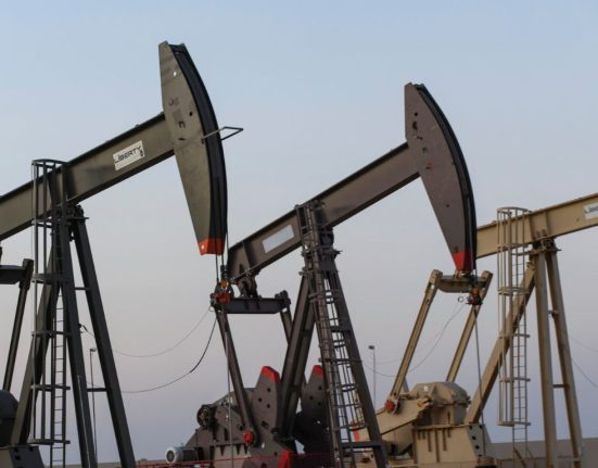Oil Prices Dip from 10-Month High Amidst Profit Taking, Federal Reserve Meeting Looms