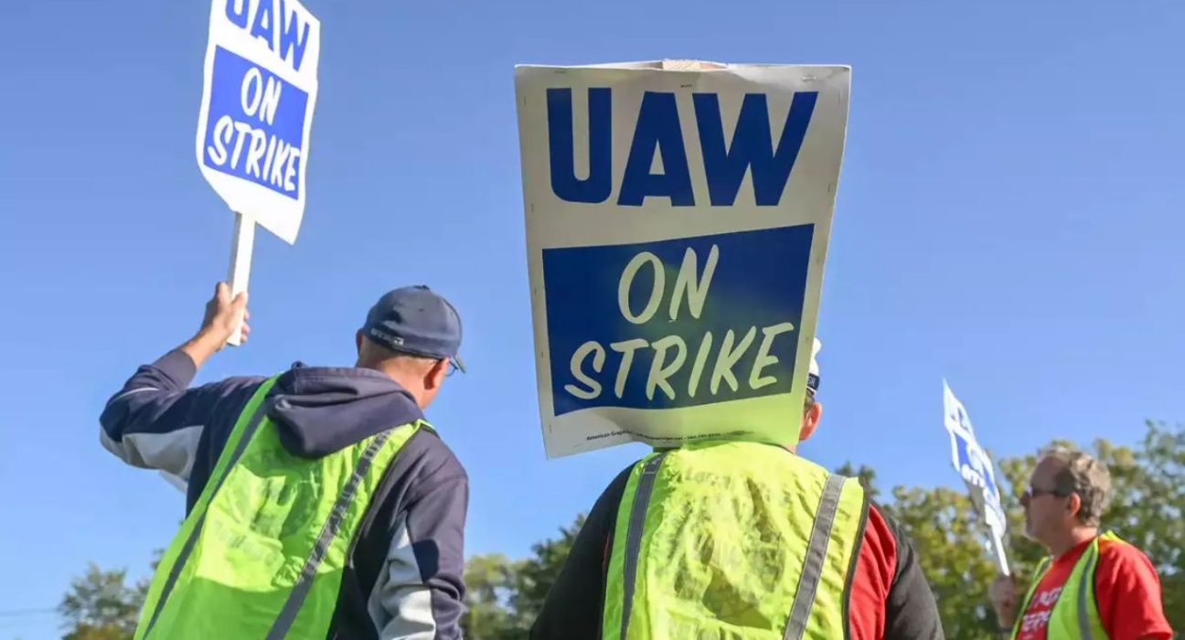 Stellantis Offers Generous Wage Increase Amid UAW Strike