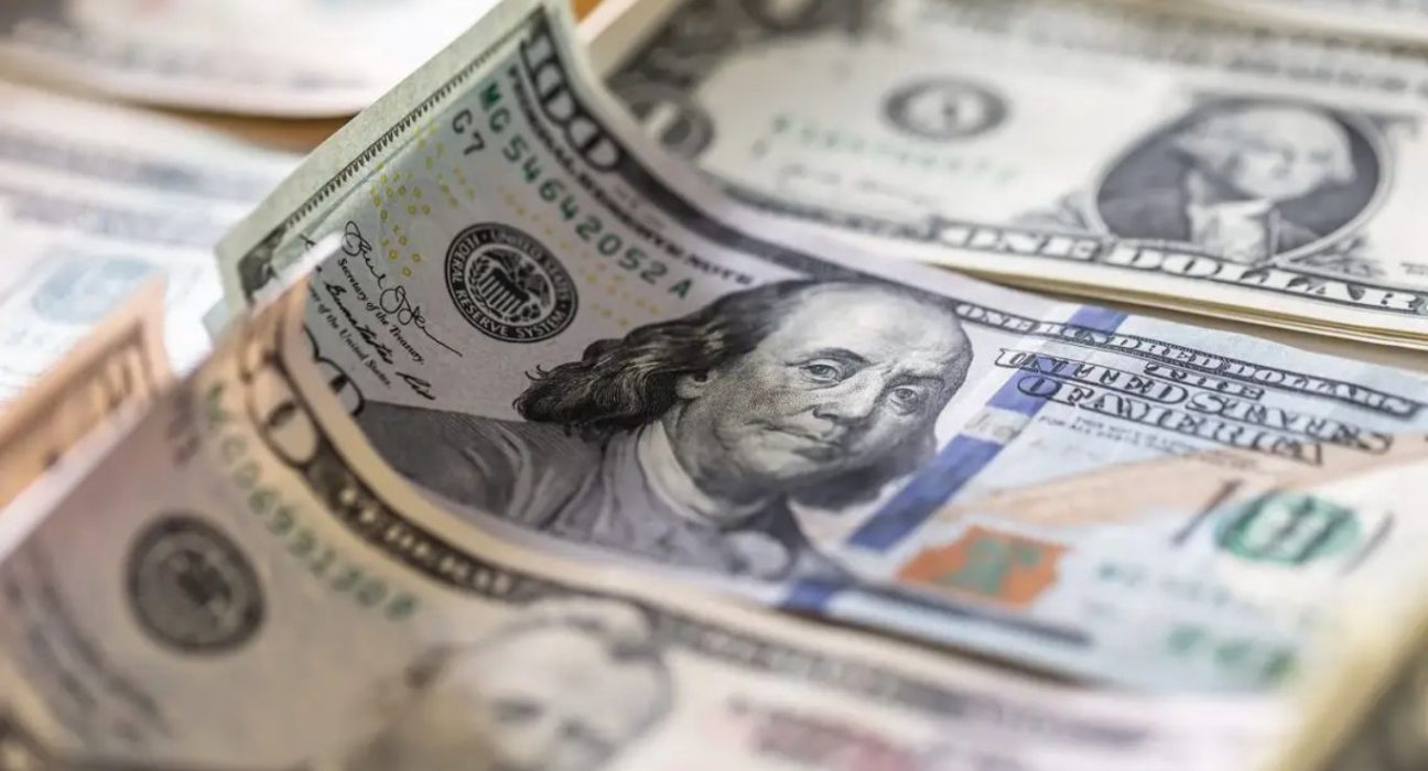U.S. Dollar Rises as Chinese Services Data Dampens Risk Appetite