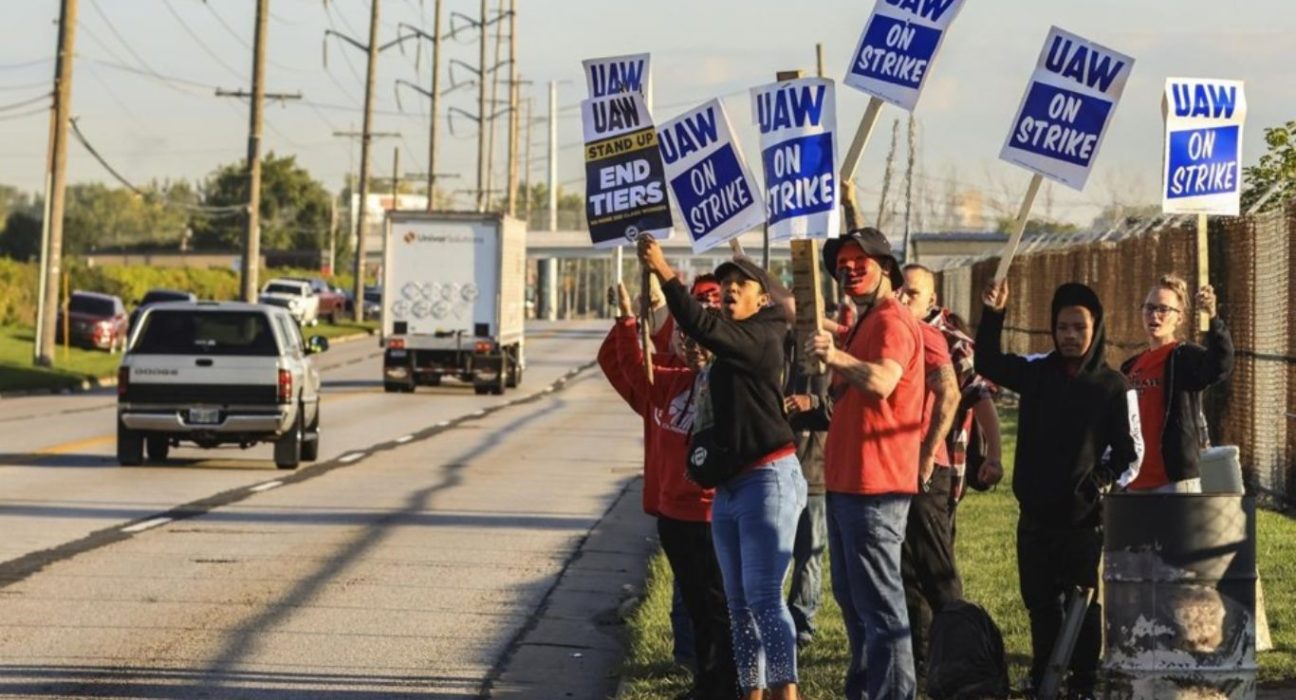 UAW Strikes Bring Auto Giants to a Halt: Implications and Industry Impact