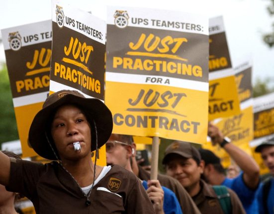 UPS Strikes Favorable Five-Year Deal with Teamsters, Disputing Union's $30 Billion Claim