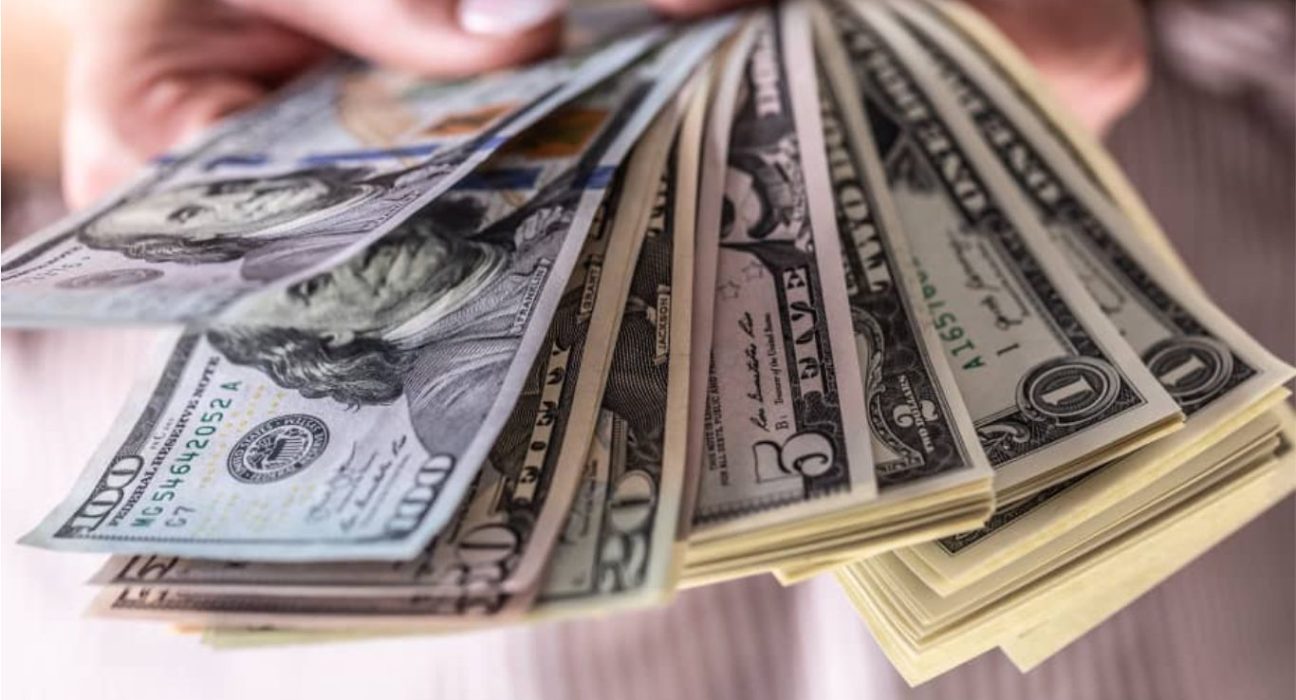 USD Strengthens Amid Global Economic Concerns: Is the Greenback Becoming a Safe Haven?