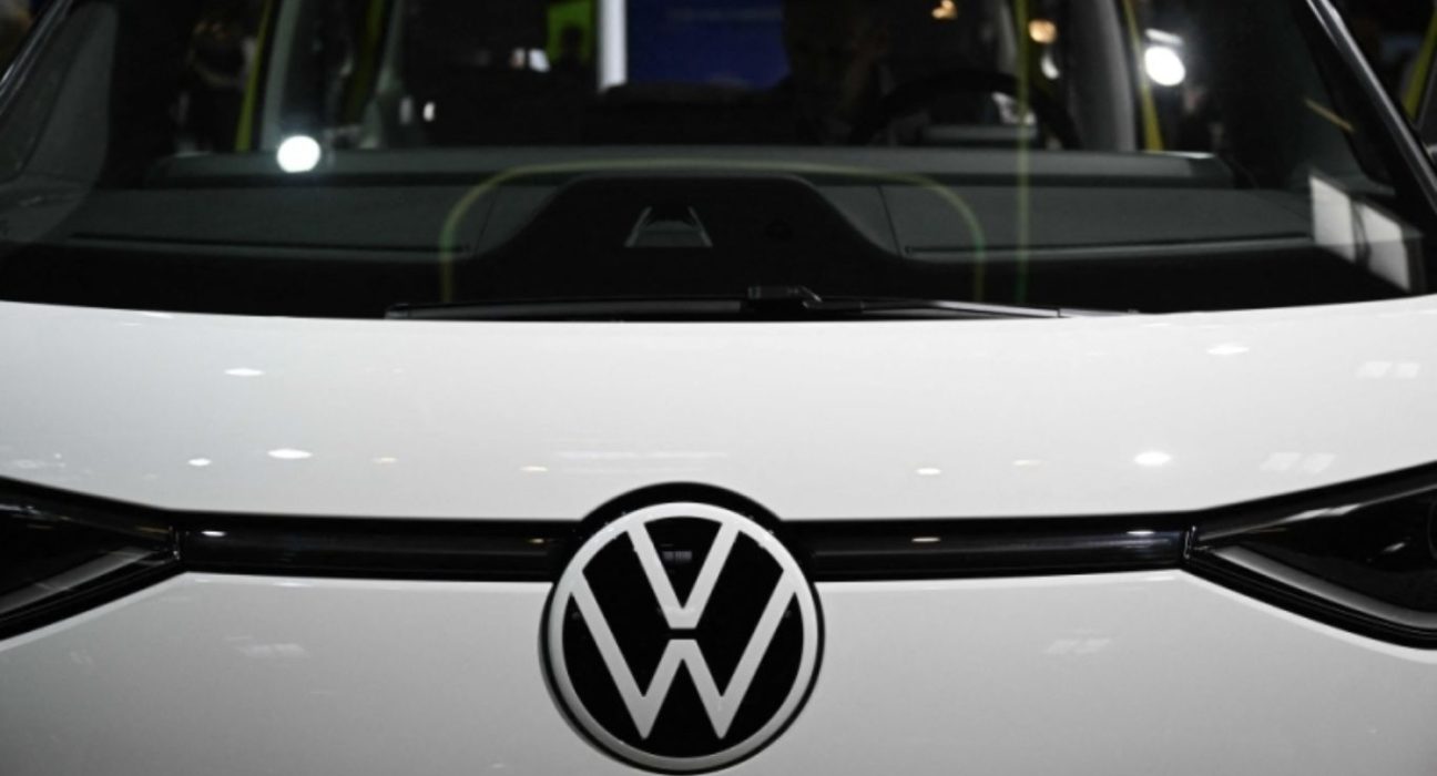 Volkswagen's Readiness for Europe's 2035 Fossil-Fuel Car Ban